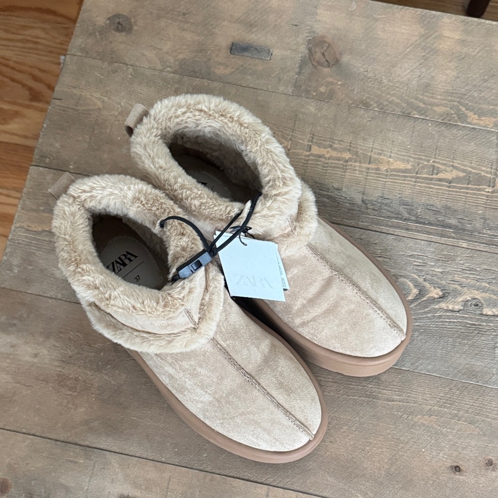 Zara Beige Faux Fur Slippers